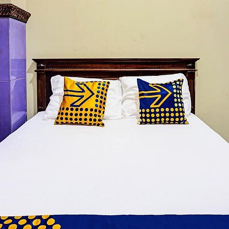 Spot On 1870 Graha Batu Mulia Hotel Buitenkant foto