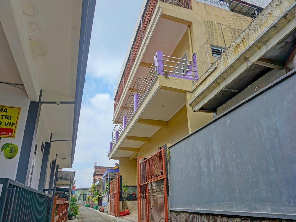 Spot On 1870 Graha Batu Mulia Hotel Buitenkant foto