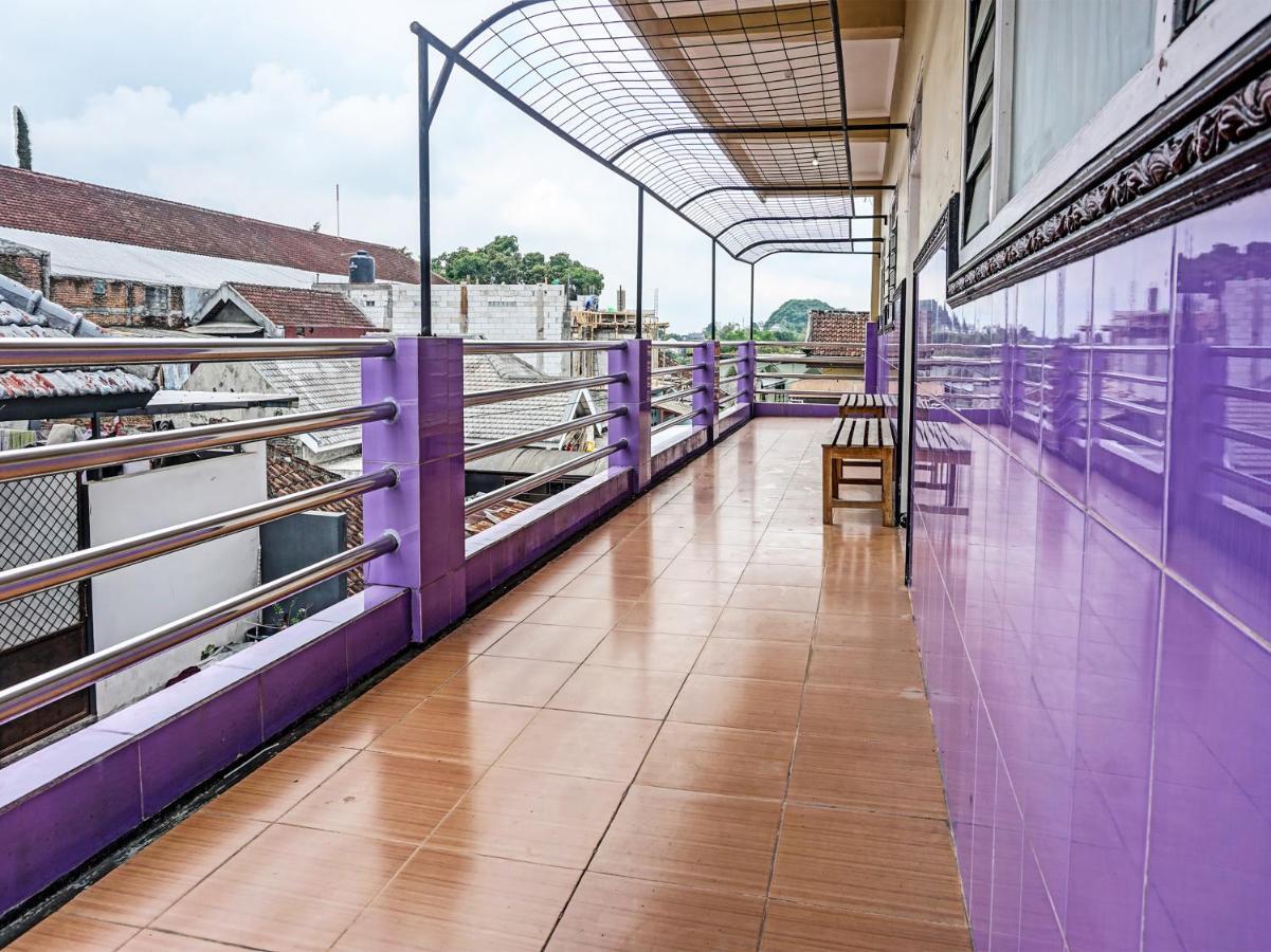 Spot On 1870 Graha Batu Mulia Hotel Buitenkant foto