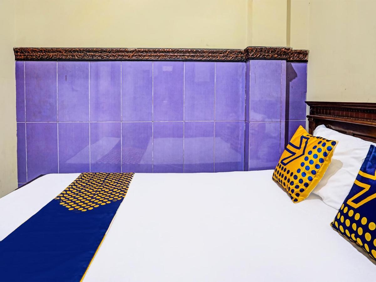 Spot On 1870 Graha Batu Mulia Hotel Buitenkant foto