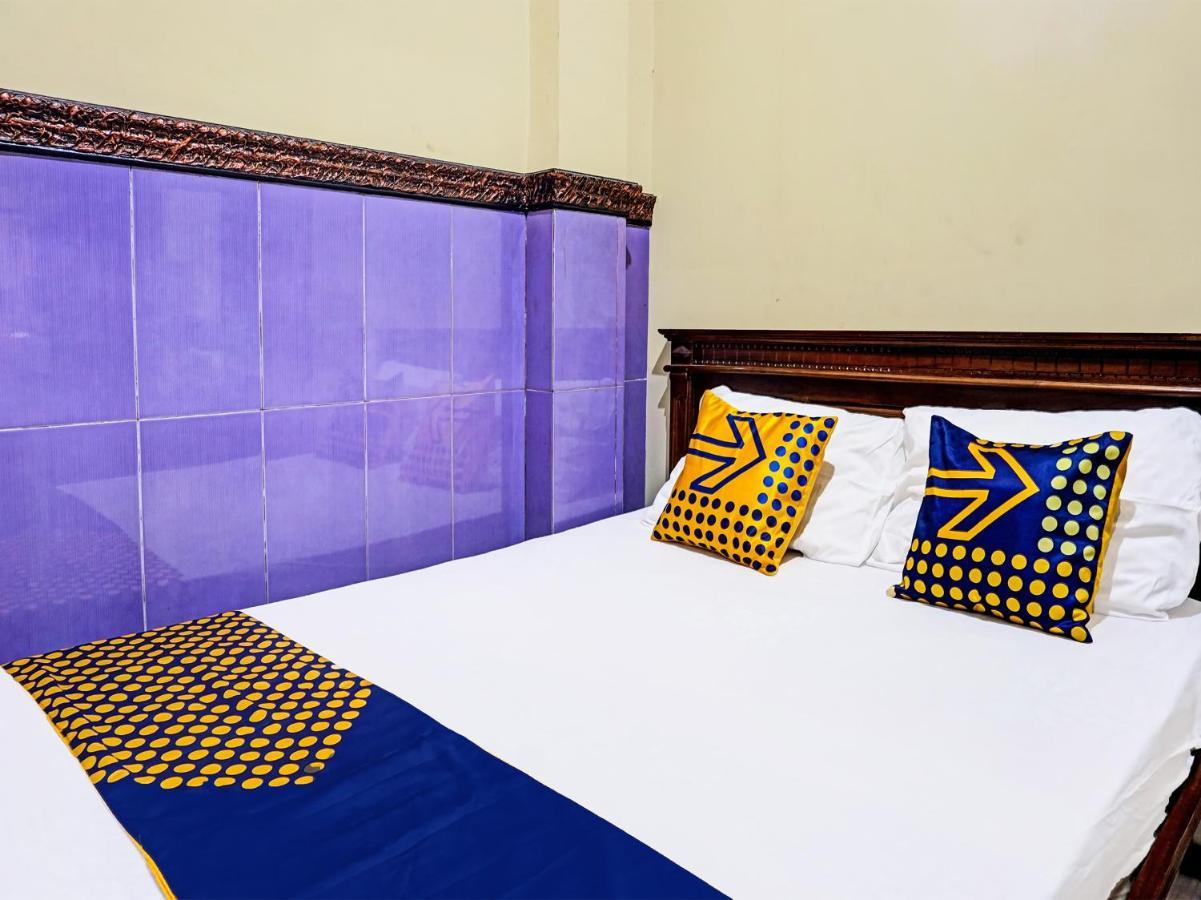 Spot On 1870 Graha Batu Mulia Hotel Buitenkant foto